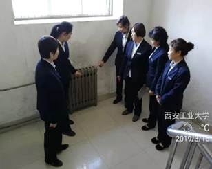 说明: C:\Users\Administrator\Desktop\公寓管理科近期工作推送素材\照片\公寓管理科联合校医院宣传传染病知识\精细化保洁1.jpg